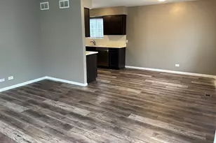 501 Lowell Dr, South Elgin, IL 60177 - Photo 3