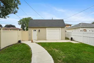 5601 S Sayre Ave, Chicago, IL 60638 - Photo 3