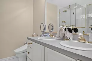 640 Walnut Oaks Dr, Roselle, IL 60172 - Photo 23