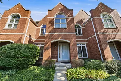 4262 W Thorndale Avenue, Chicago, IL 60646 - Photo 1