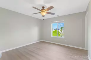 357 Wedgewood Cir, Romeoville, IL 60446 - Photo 13