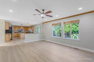 357 Wedgewood Cir, Romeoville, IL 60446 - Photo 9