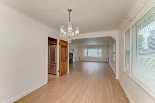 2425 Commonwealth Ave, Joliet, IL 60435 - Photo 17