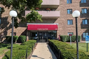 1460 Fairlane Dr, Schaumburg, IL 60193 - Photo 1