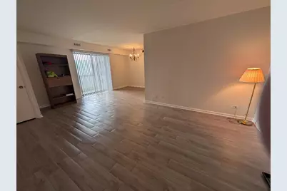 1460 Fairlane Drive #202, Schaumburg, IL 60193 - Photo 3