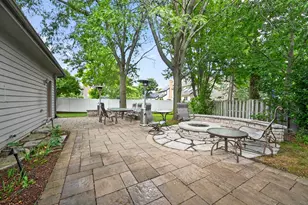 135 Hawkins Cir, Wheaton, IL 60189 - Photo 27