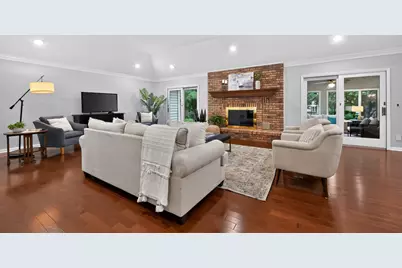 135 Hawkins Circle, Wheaton, IL 60189 - Photo 3