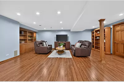 135 Hawkins Circle, Wheaton, IL 60189 - Photo 23