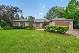 135 Hawkins Cir, Wheaton, IL 60189 - Photo 1