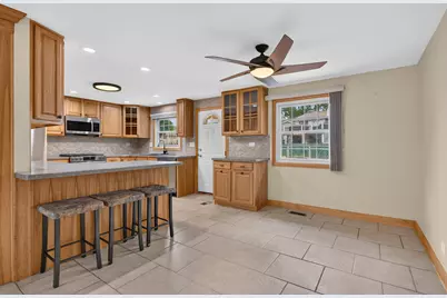135 Jeffery Lane, Schaumburg, IL 60193 - Photo 7