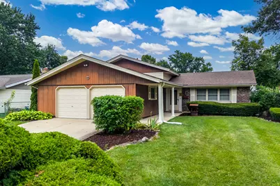 135 Jeffery Lane, Schaumburg, IL 60193 - Photo 1