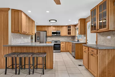 135 Jeffery Lane, Schaumburg, IL 60193 - Photo 9