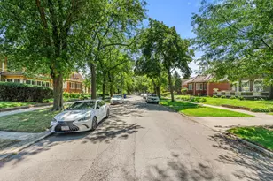 6822 S Cregier Ave, Chicago, IL 60649 - Photo 25