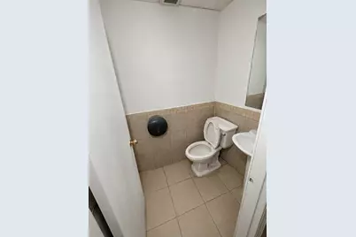 2114 W Devon Avenue, Chicago, IL 60659 - Photo 7