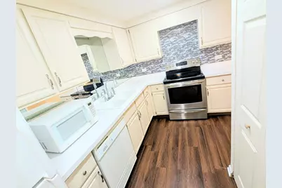 3505 Lakeview Drive #104, Hazel Crest, IL 60429 - Photo 3