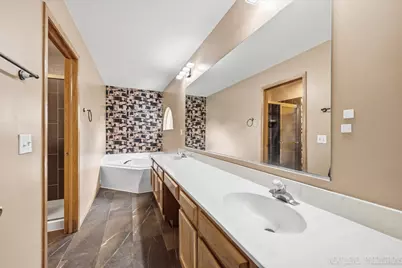 2513 Briarwood Court, Aurora, IL 60506 - Photo 17