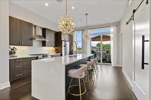 729 W 15th St, Chicago, IL 60607 - Photo 9