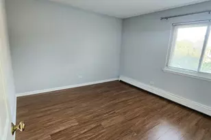 1085 Knoll Ln, Hoffman Estates, IL 60194 - Photo 9