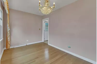 8133 Hamlin Avenue, Skokie, IL 60076 - Photo 9