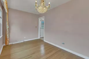 8133 Hamlin Ave, Skokie, IL 60076 - Photo 9