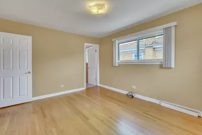 8133 Hamlin Avenue, Skokie, IL 60076 - Photo 17