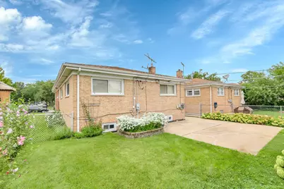 8133 Hamlin Avenue, Skokie, IL 60076 - Photo 43