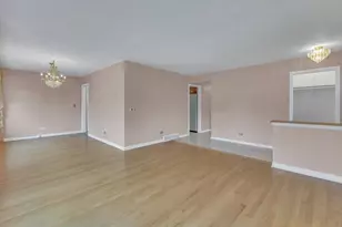 8133 Hamlin Ave, Skokie, IL 60076 - Photo 7