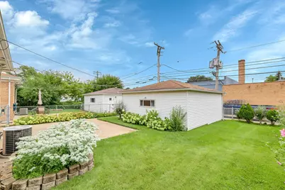 8133 Hamlin Avenue, Skokie, IL 60076 - Photo 45