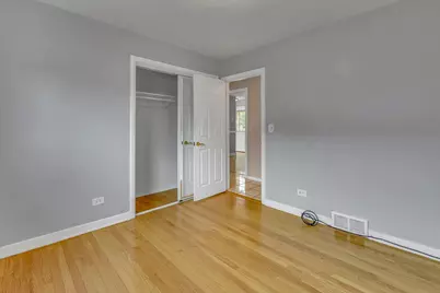 8133 Hamlin Avenue, Skokie, IL 60076 - Photo 25