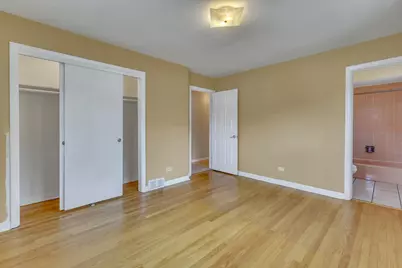 8133 Hamlin Avenue, Skokie, IL 60076 - Photo 15