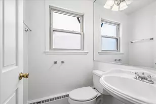 7536 N Ridge Blvd, Chicago, IL 60645 - Photo 9