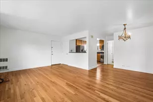 7536 N Ridge Blvd, Chicago, IL 60645 - Photo 5
