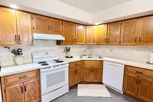 103 Caterpillar Dr, Joliet, IL 60436 - Photo 3