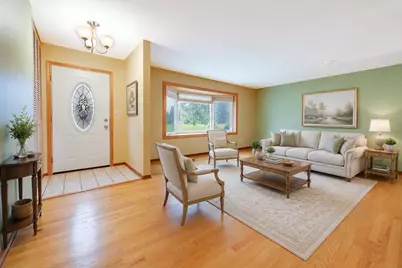 607 W Montrose Avenue, Wood Dale, IL 60191 - Photo 5