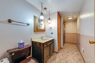 607 W Montrose Ave, Wood Dale, IL 60191 - Photo 33