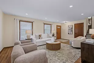 800 Marston Ave NE, Glen Ellyn, IL 60137 - Photo 5