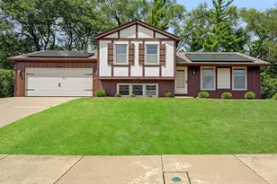800 Marston Ave NE, Glen Ellyn, IL 60137 - Photo 1