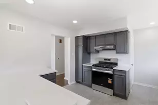[Address not provided], Elmhurst, IL 60126 - Photo 7