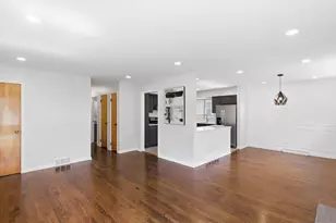 [Address not provided], Elmhurst, IL 60126 - Photo 5
