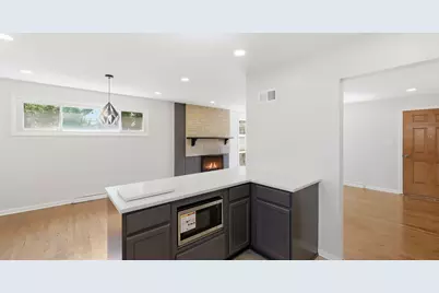 [Address not provided], Elmhurst, IL 60126 - Photo 9