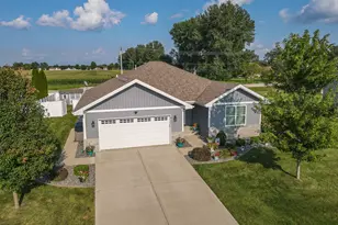 554 Raven Dr, Manteno, IL 60950 - Photo 3