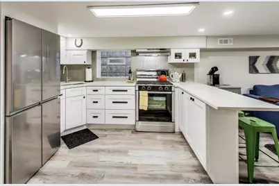 2857 W Fletcher Street, Chicago, IL 60618 - Photo 31