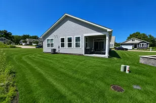 1200 Redtail Cir, Woodstock, IL 60098 - Photo 23