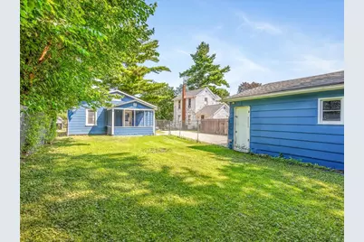 655 W Clark Street, Freeport, IL 61032 - Photo 31