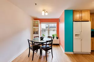 2011 W Chase Ave, Chicago, IL 60645 - Photo 5