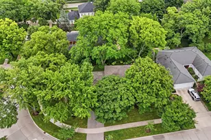 325 Versailles Dr, Northbrook, IL 60062 - Photo 31