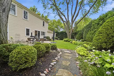325 Versailles Drive, Northbrook, IL 60062 - Photo 25