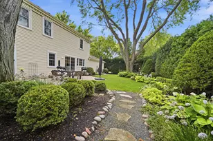 325 Versailles Dr, Northbrook, IL 60062 - Photo 25