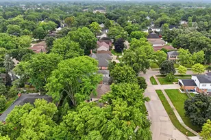 325 Versailles Dr, Northbrook, IL 60062 - Photo 29