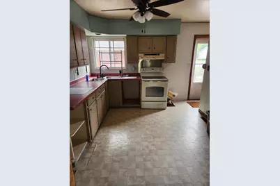 1702 19th Avenue, Sterling, IL 61081 - Photo 5